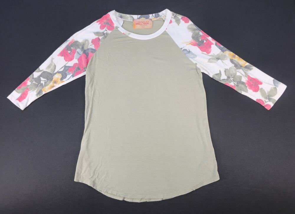 I Was Born In A Small Town Womens Medium Floral Raglan 3/4 Sleeve Top USA